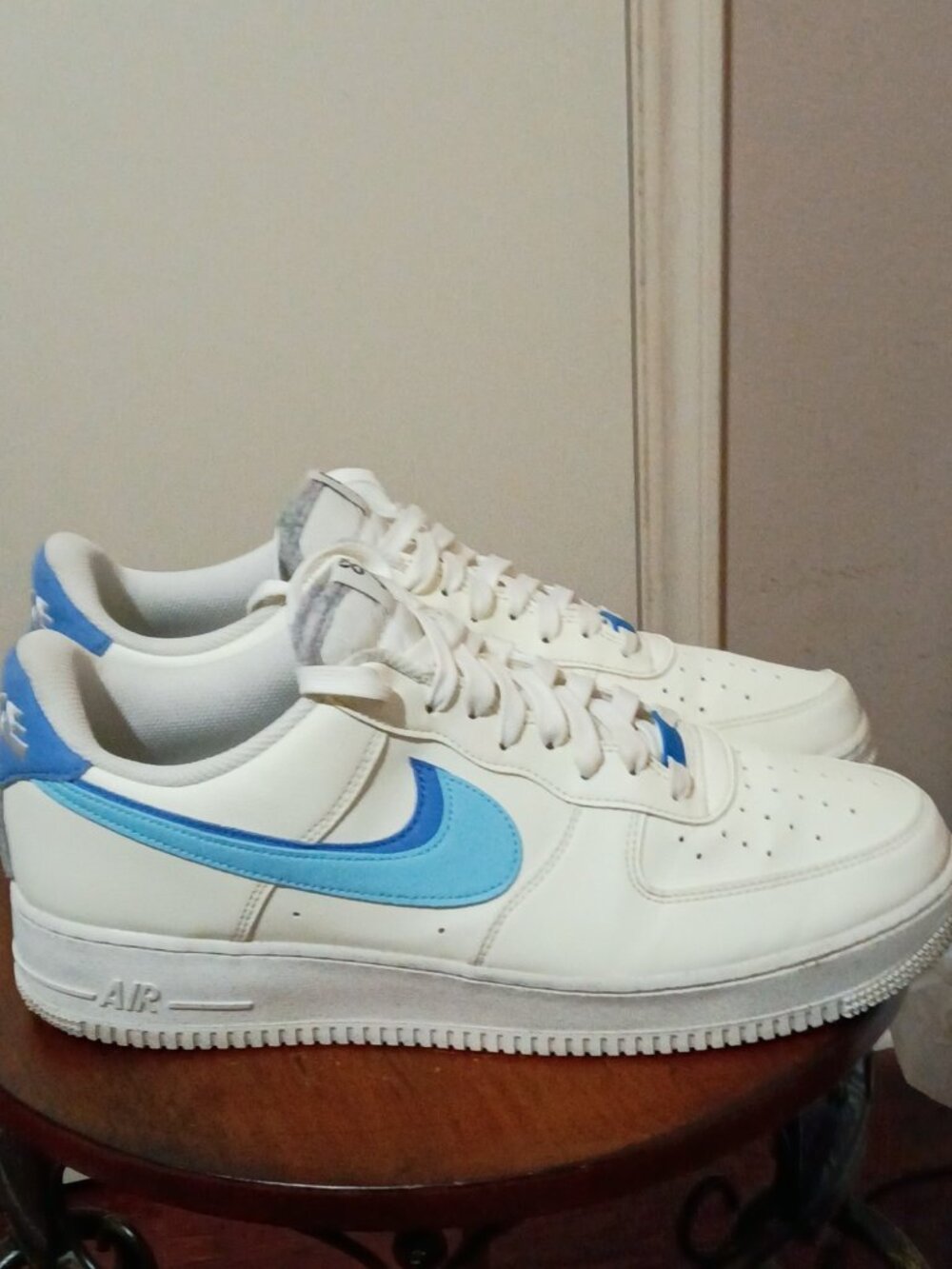 Nike Air Force 1 Low Shoes Mens Size 13 White Blue Leather Sneakers DO9786-100